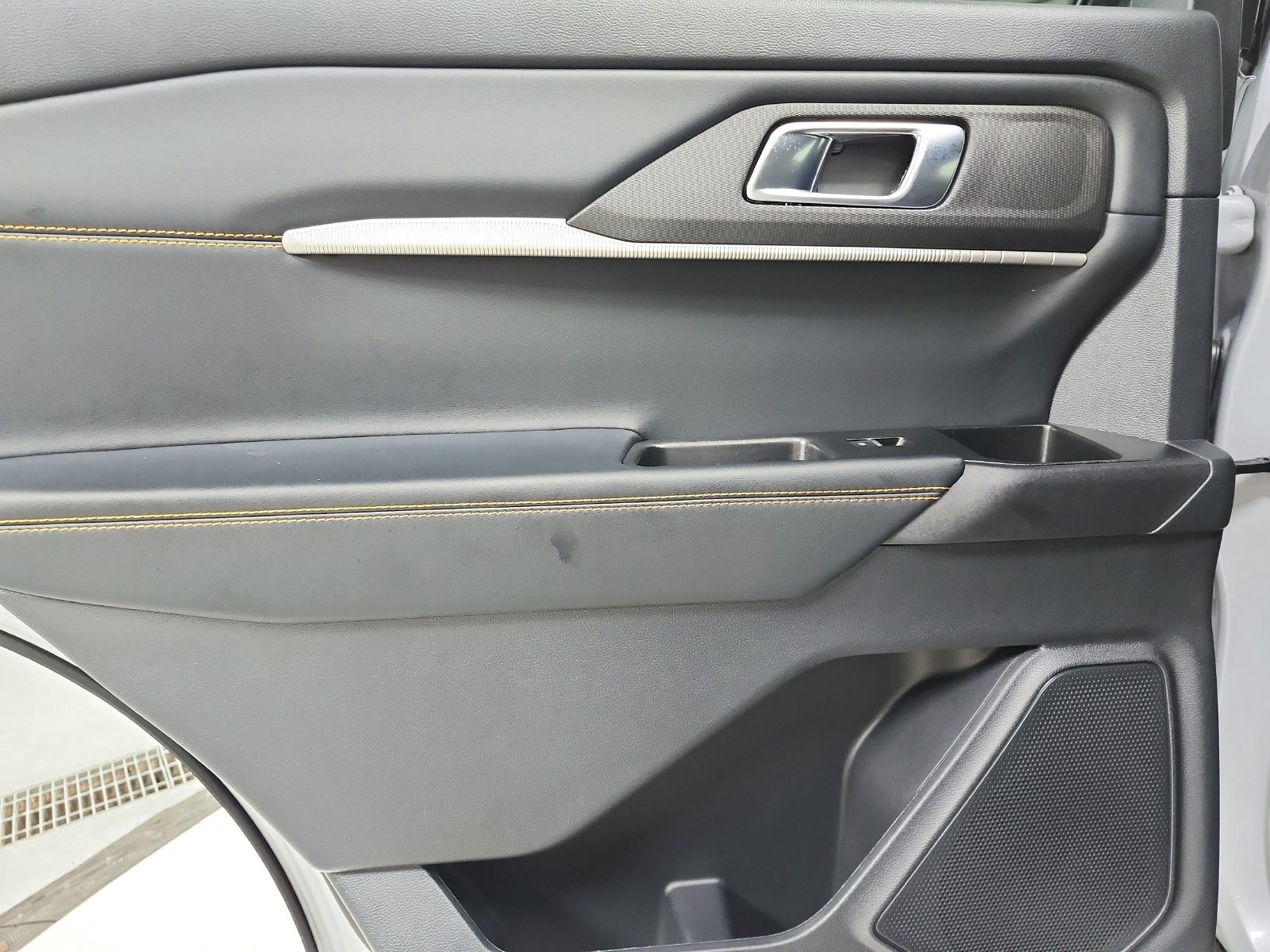 New 2026 Space White Metallic Ford Tremor® image 38