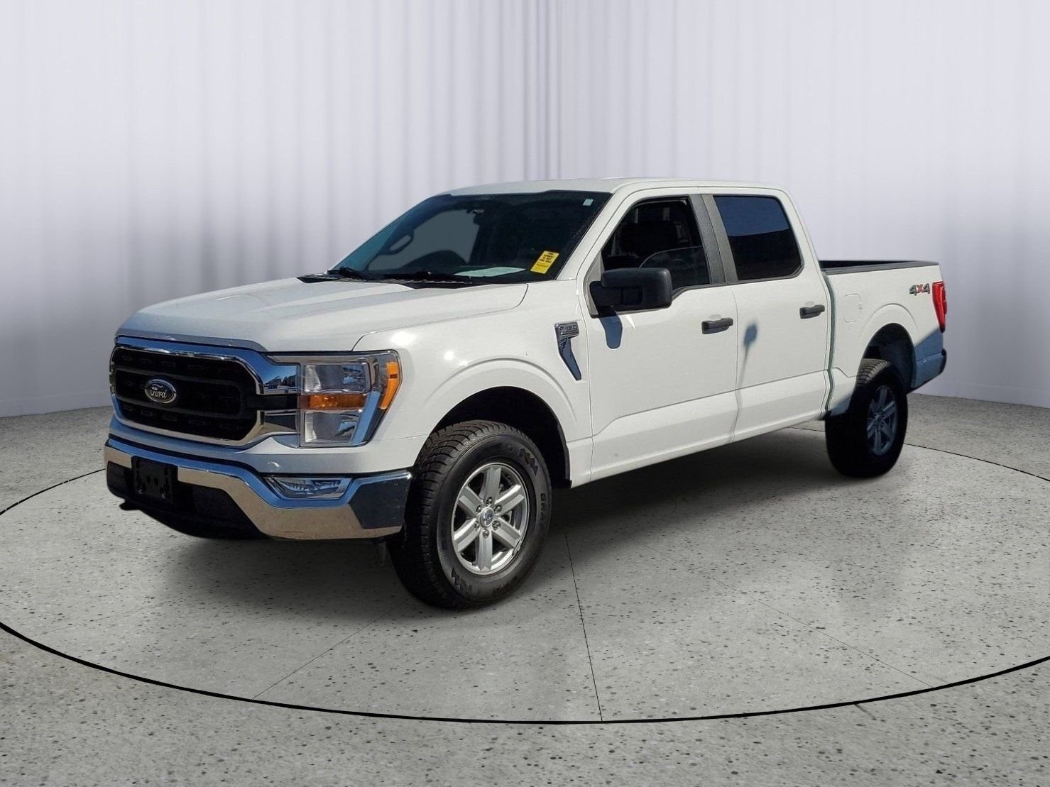 Used 2021 White Ford XLT image 4