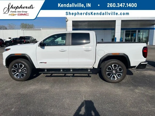 2024 GMC Canyon 4WD AT4 Crew Cab Short Box's photo