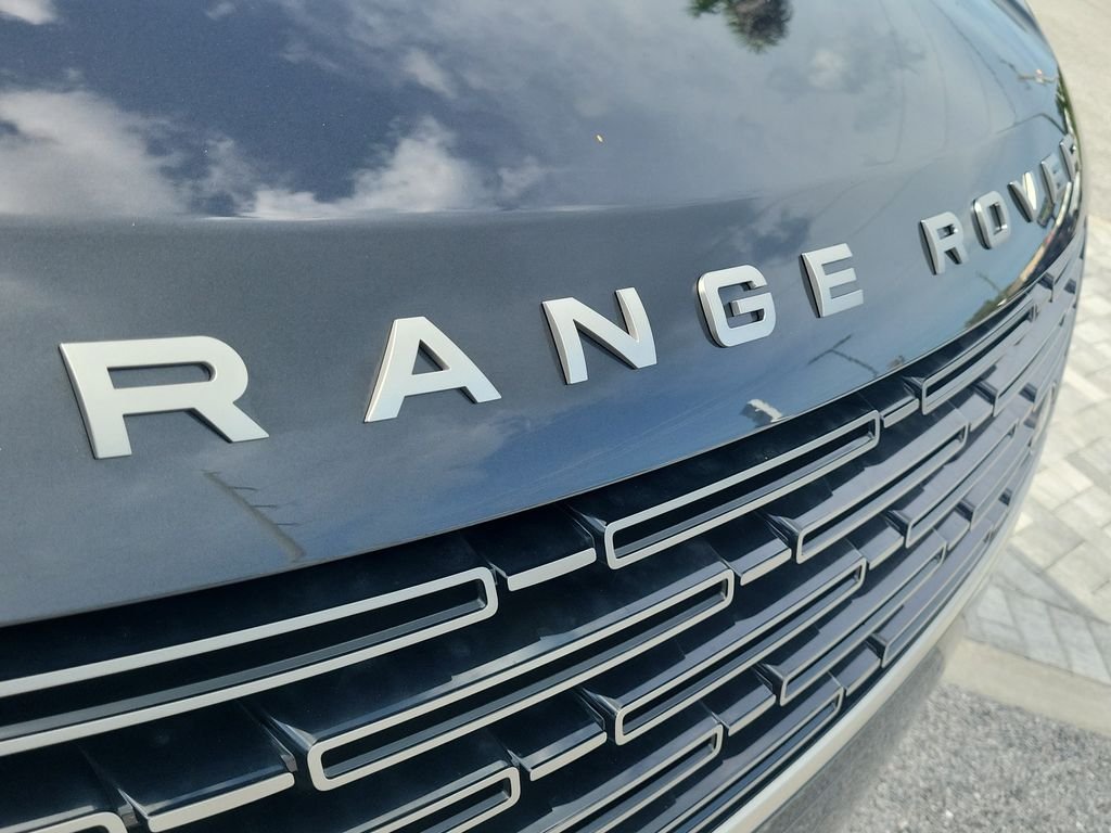 New 2026 Carpathian Grey Land Rover SE image 9