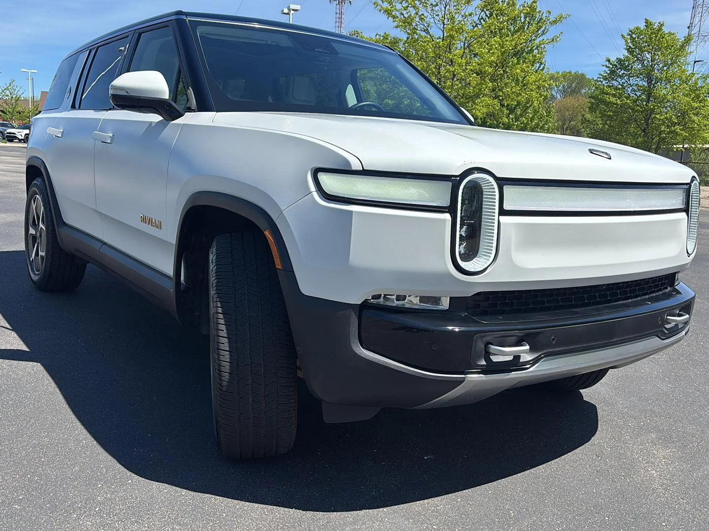 Used 2024 Glacier White Rivian Adventure image 8