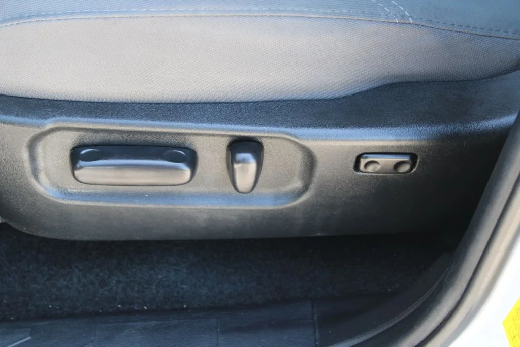 Used 2022 White Toyota SR5 image 14
