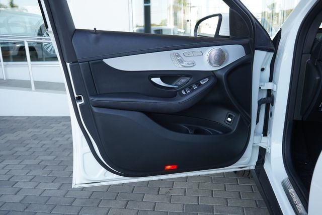 Certified Used 2023  Mercedes-Benz GLC 300 Coupe image 18