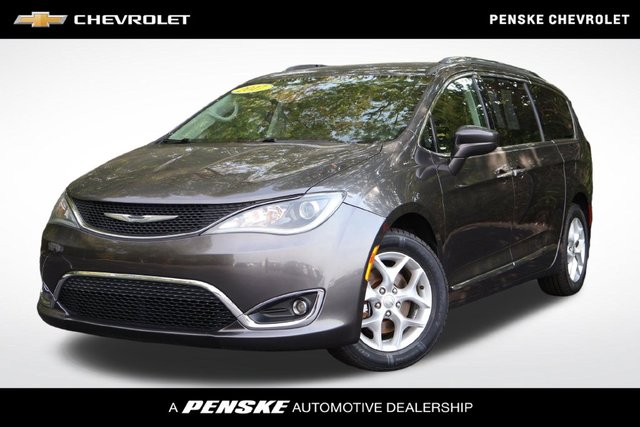 2017|Chrysler|Pacifica|Touring L Plus|4D Passenger Van