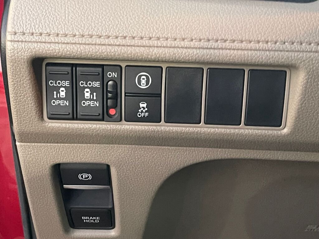 2024 Honda Odyssey EX - Photo 18