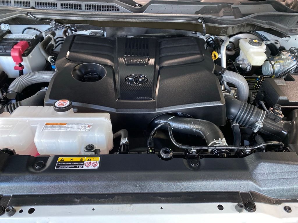 Used 2025 White Toyota SR5 image 14