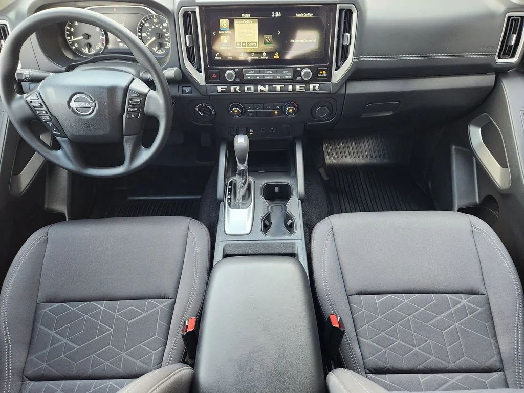 Used 2025 White Nissan SV image 27
