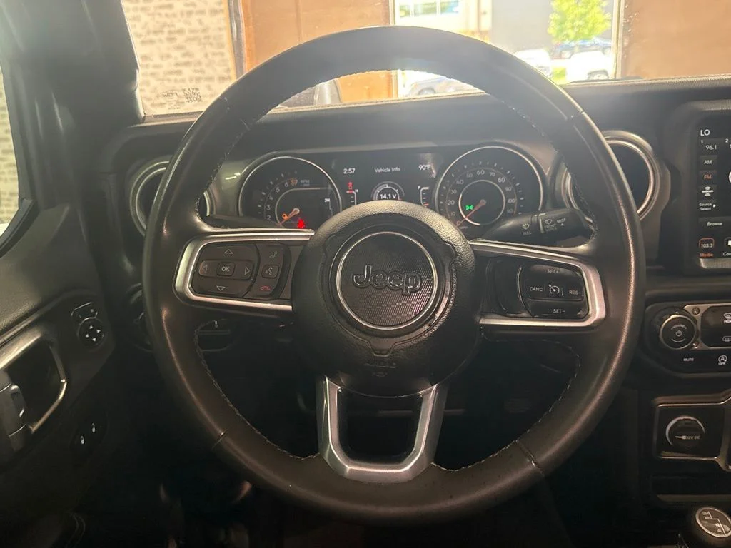 Used 2023 Granite Crystal Metallic Clearcoat Jeep Overland image 18