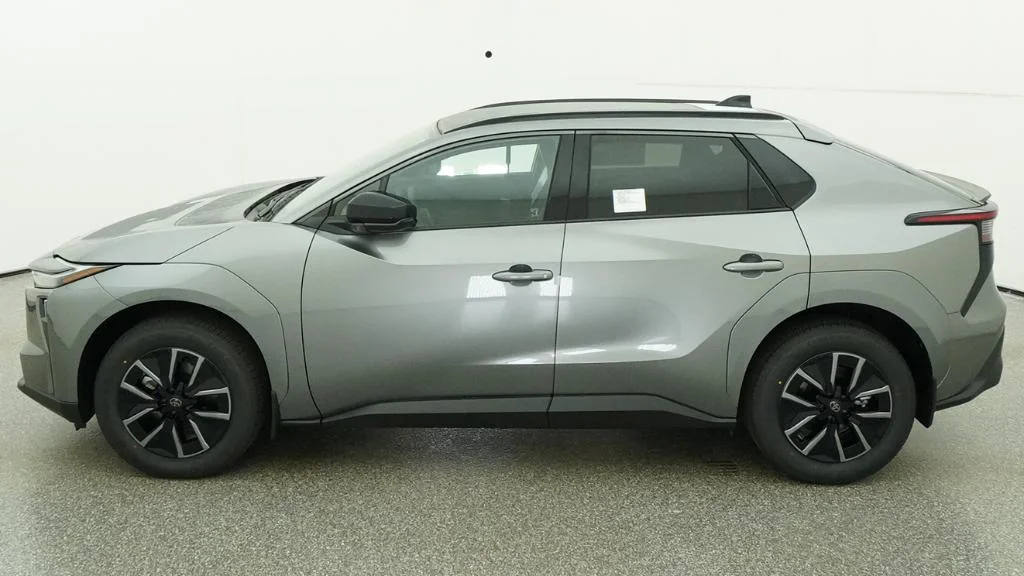 New 2026 Heavy Metal Toyota XLE image 22
