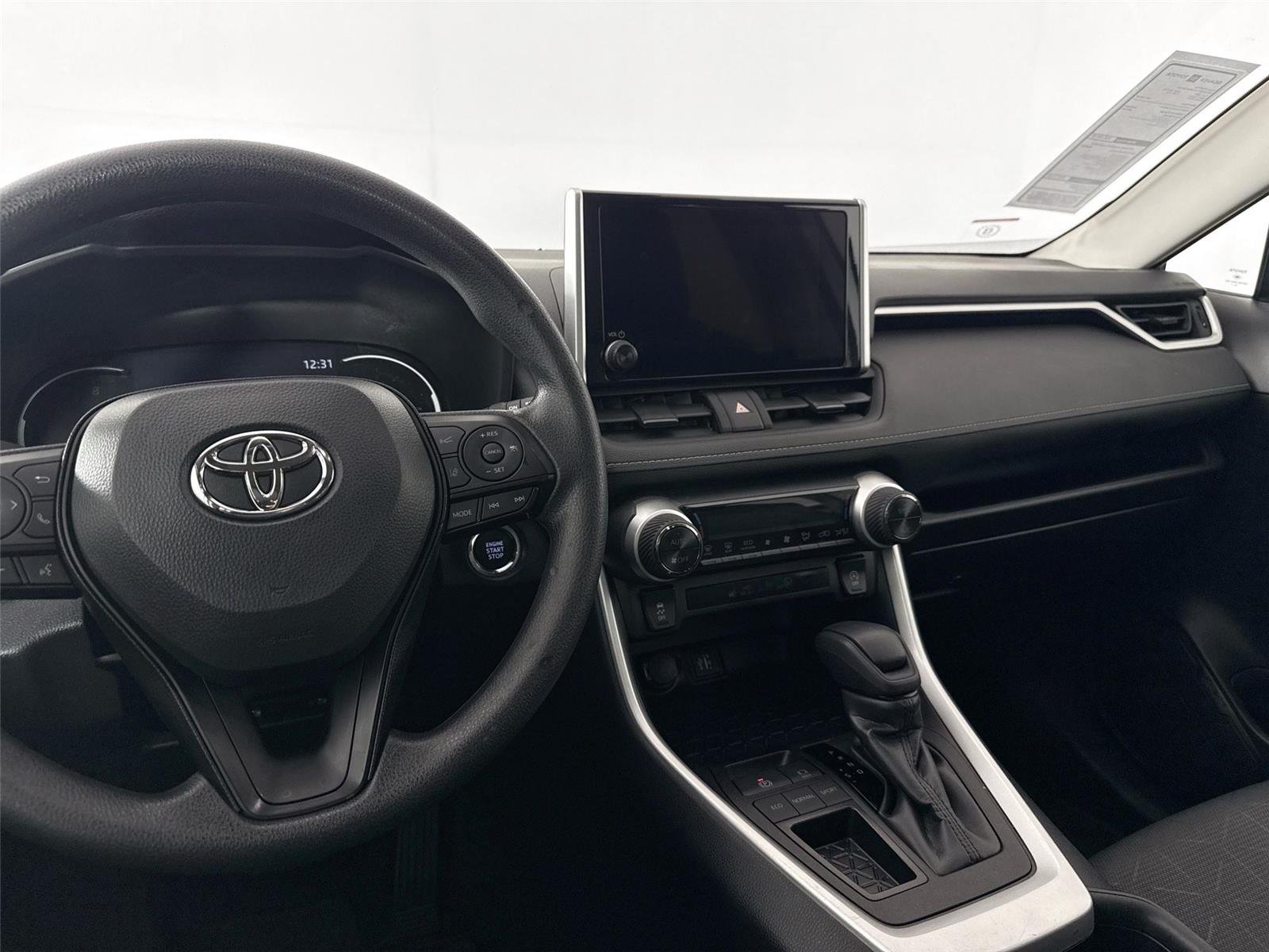 Used 2025 Ice Cap Toyota XLE image 30