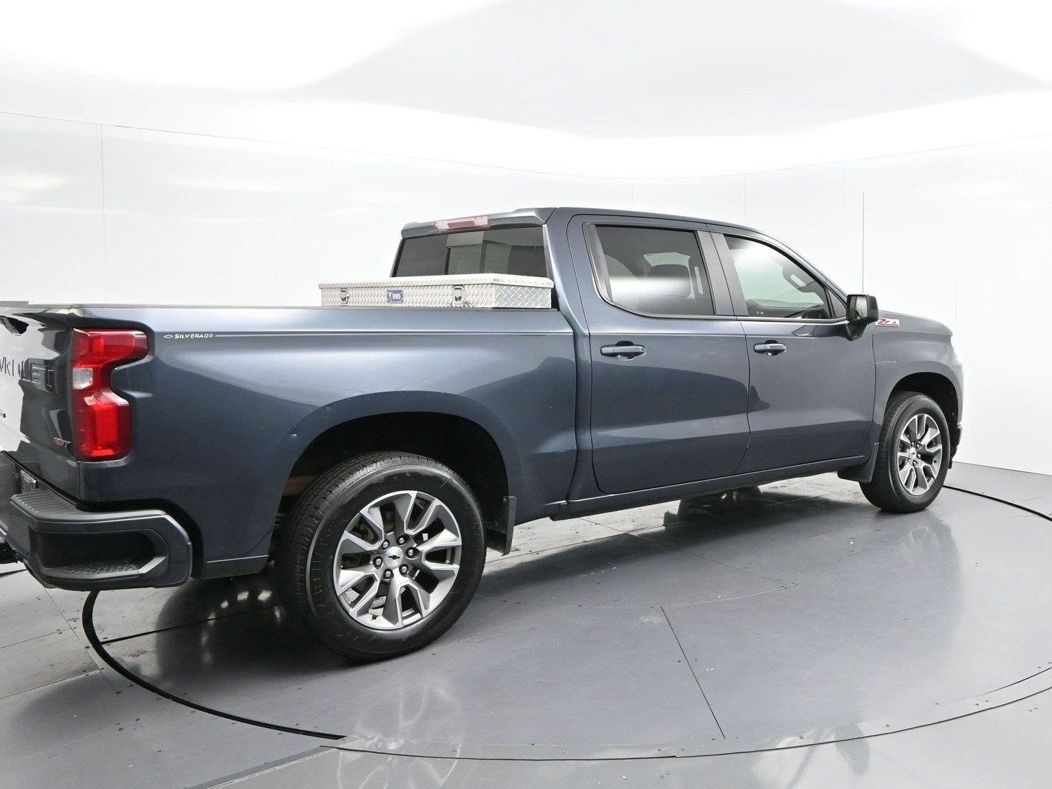 Used 2021 SHADOW GRAY METALLIC Chevrolet RST image 7