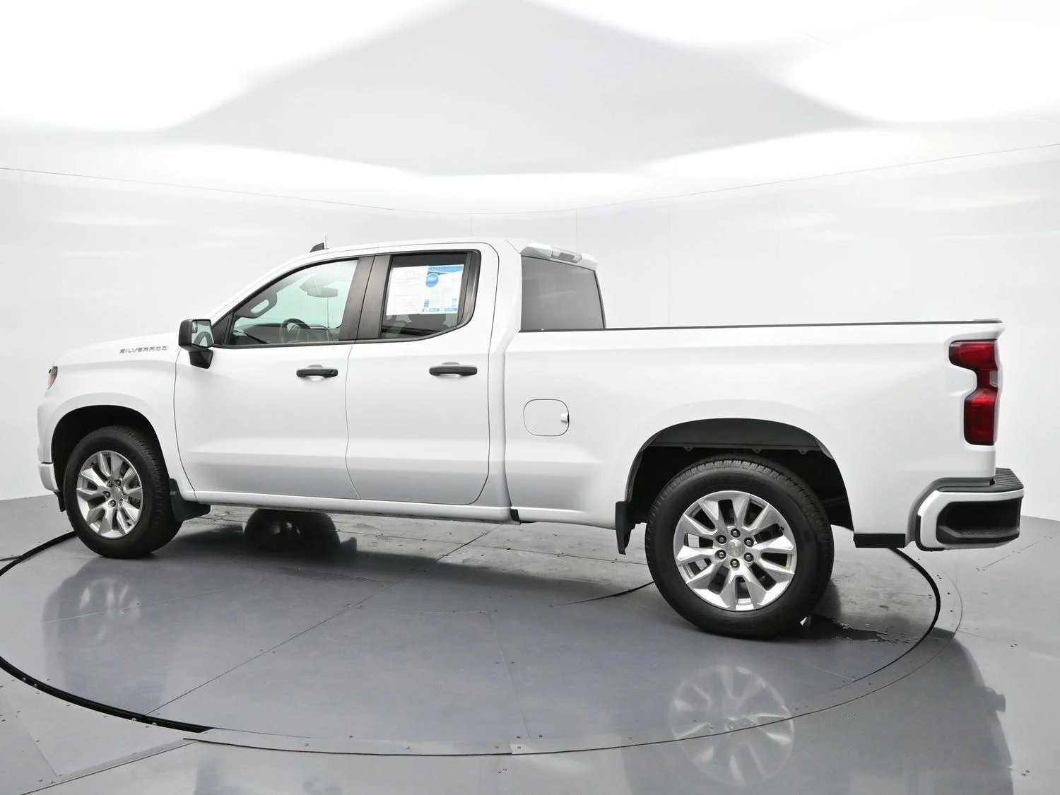 Used 2023 Summit White Chevrolet Custom image 5