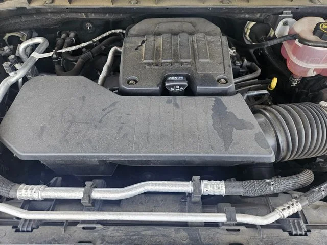 Used 2022 Silver Chevrolet Custom image 22