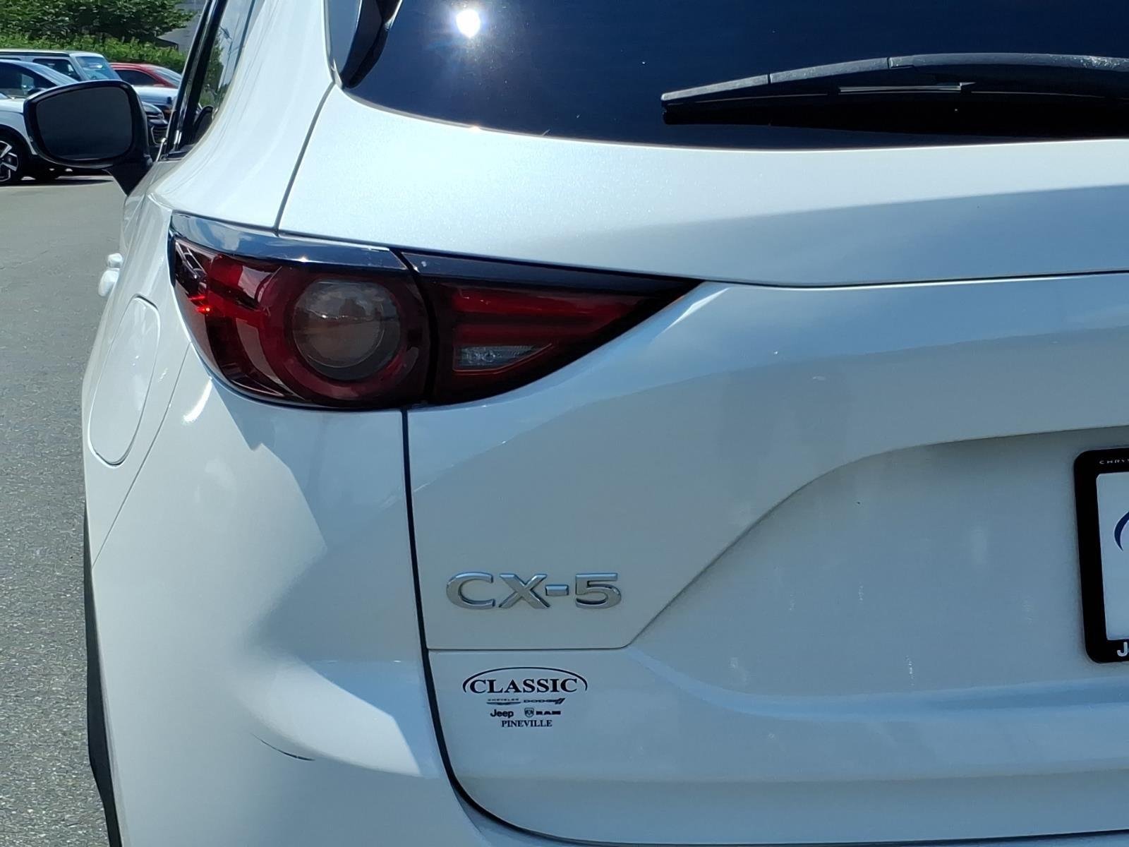 Used 2021 Snowflake White Pearl Mica Mazda Grand Touring image 17