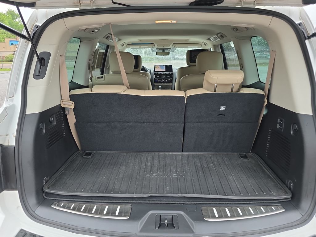 Used 2023 White Nissan Platinum image 38