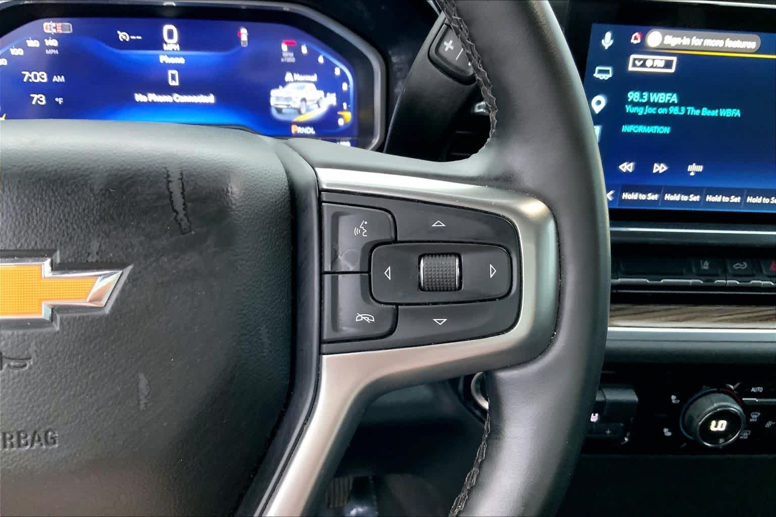 Used 2025 Summit White Chevrolet LT image 24