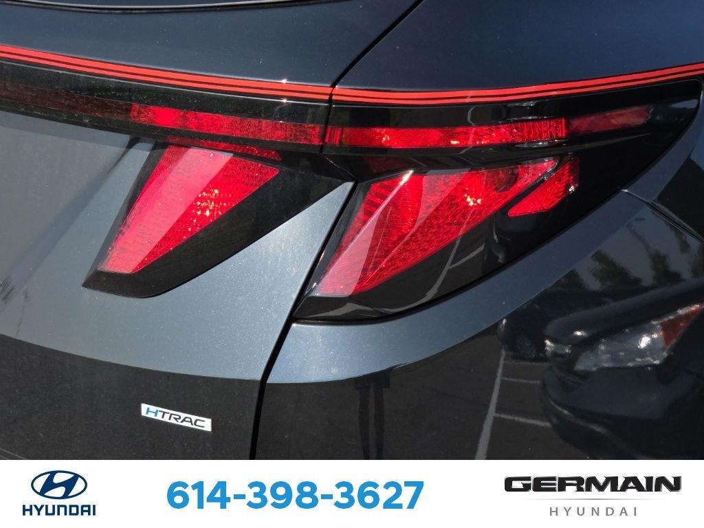 Used 2025 Black Hyundai SEL image 11