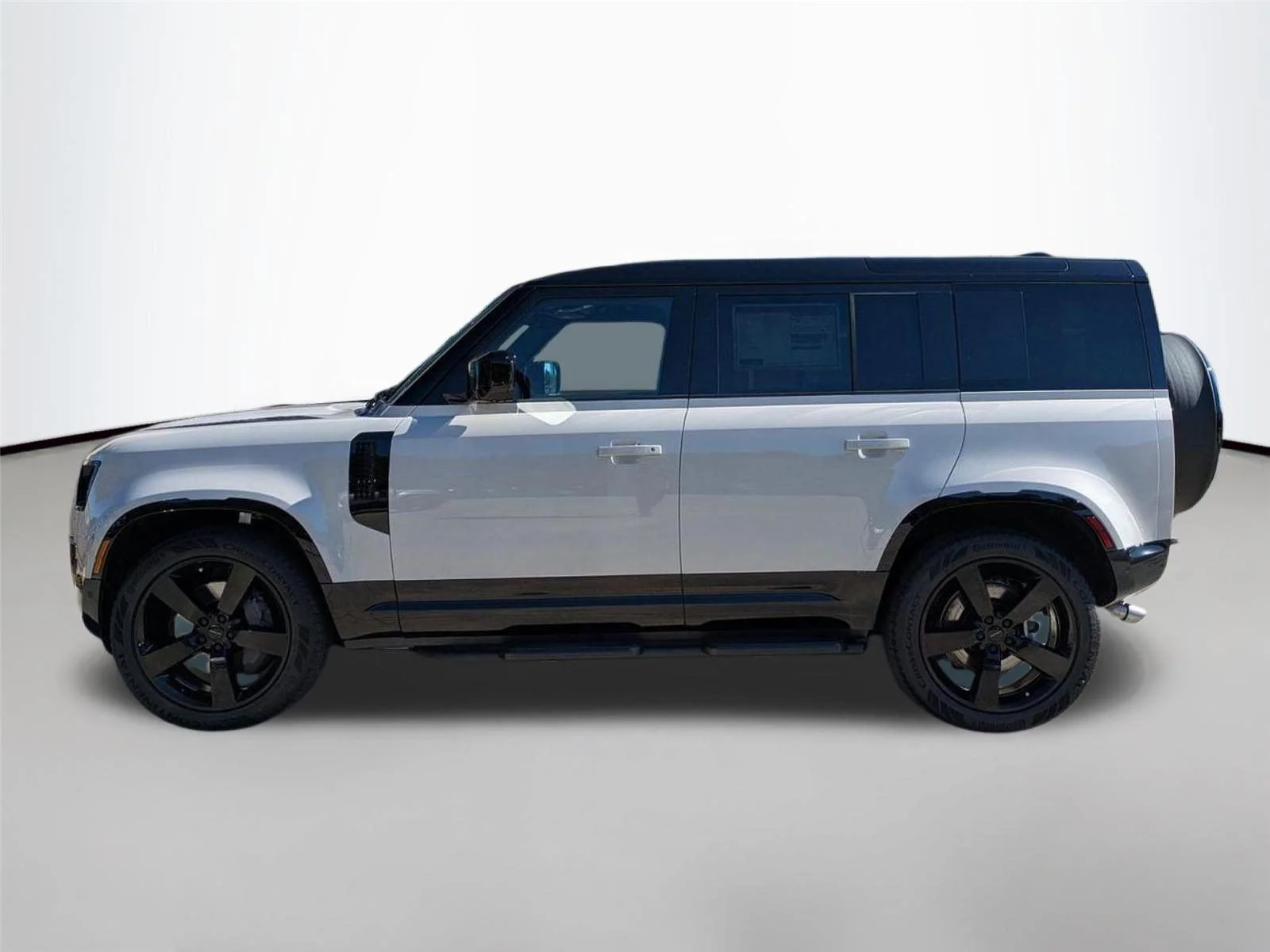 Used 2026 Borasco Grey Metallic Land Rover X-Dynamic SE image 8
