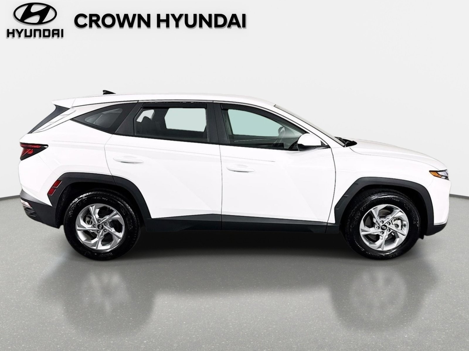 Used 2024 White Pearl Hyundai SE image 4