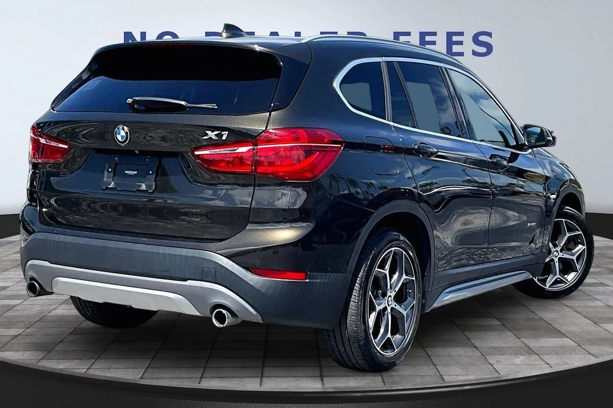 Used 2018 Green BMW xDrive28i image 6