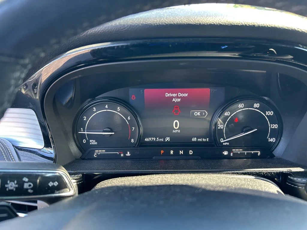 Used 2021 Gray Lincoln Standard image 17