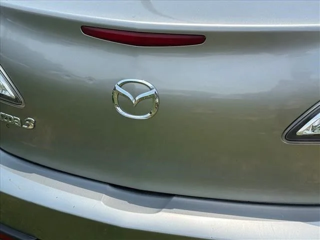 Used 2010 Silver Mazda i Touring image 17