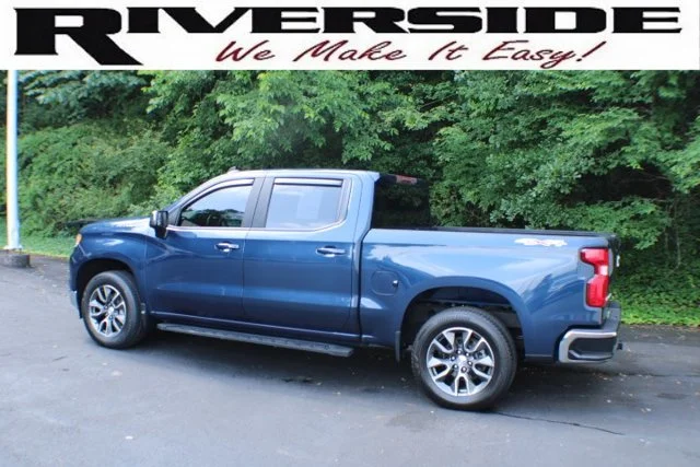 2023 Chevrolet Silverado 1500 LT - Photo 3
