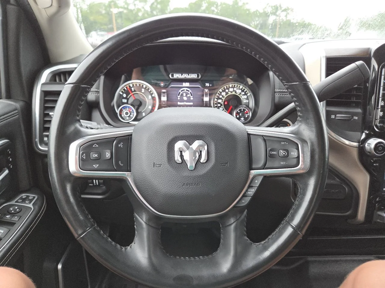 Used 2023  Ram Laramie image 29