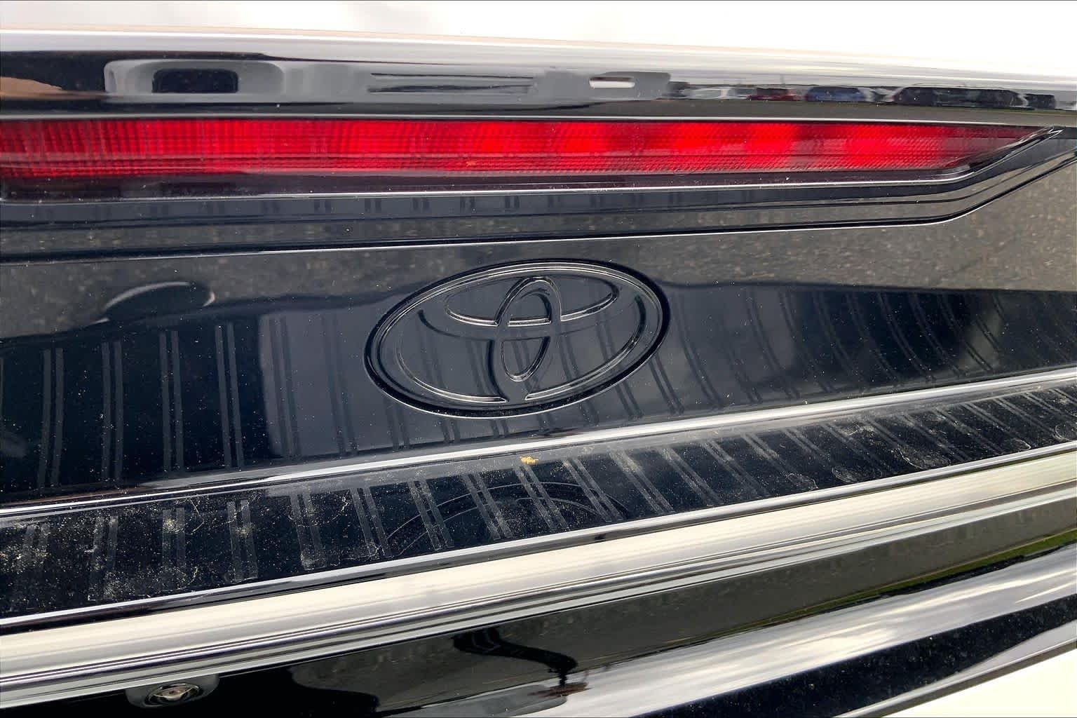 2026 Toyota Prius Plug-in Hybrid Nightshade - Photo 15