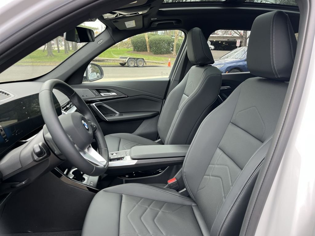 Used 2026 White BMW xDrive28i image 11
