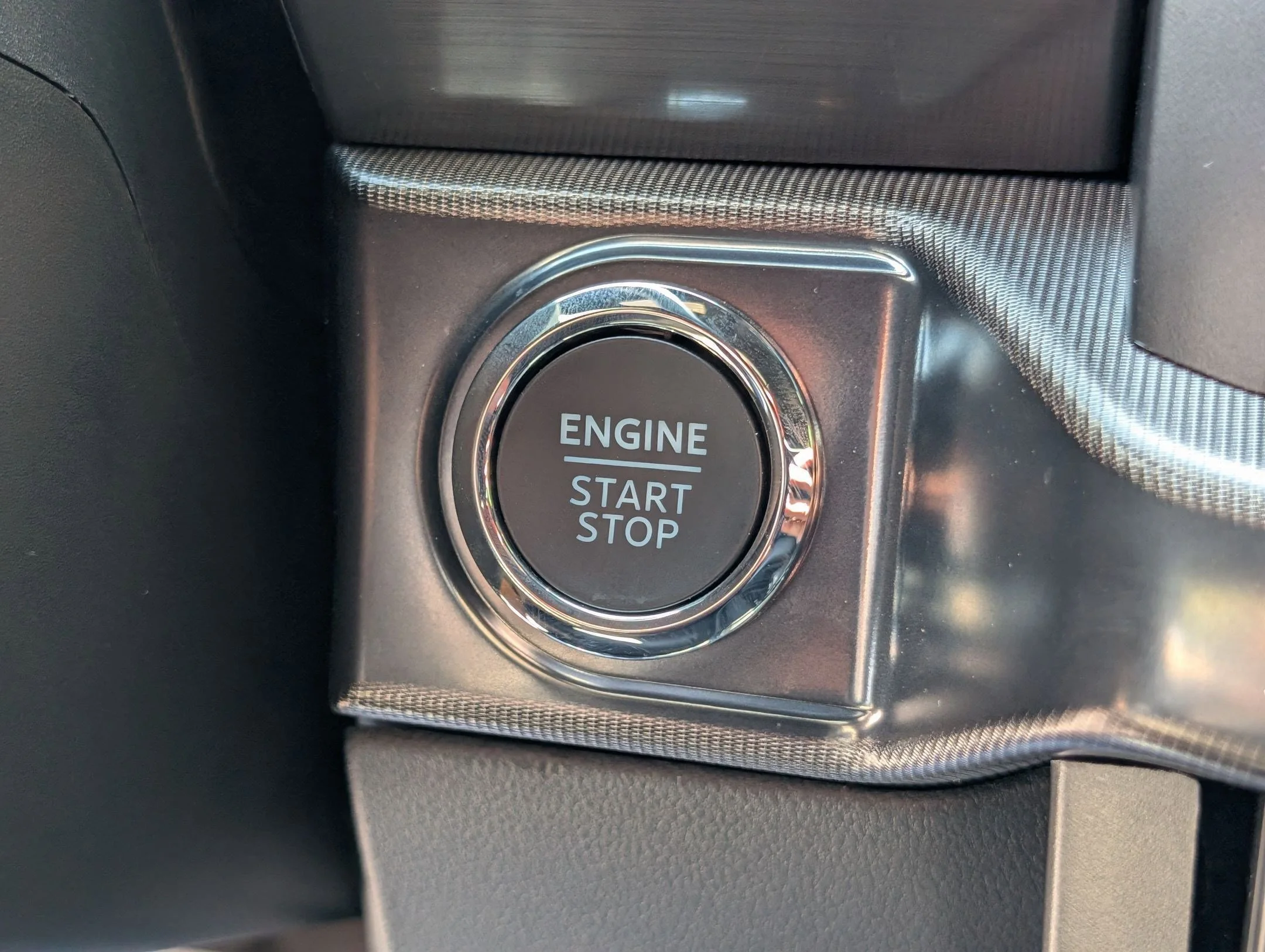 Used 2025 Black Metallic Ford LARIAT image 16