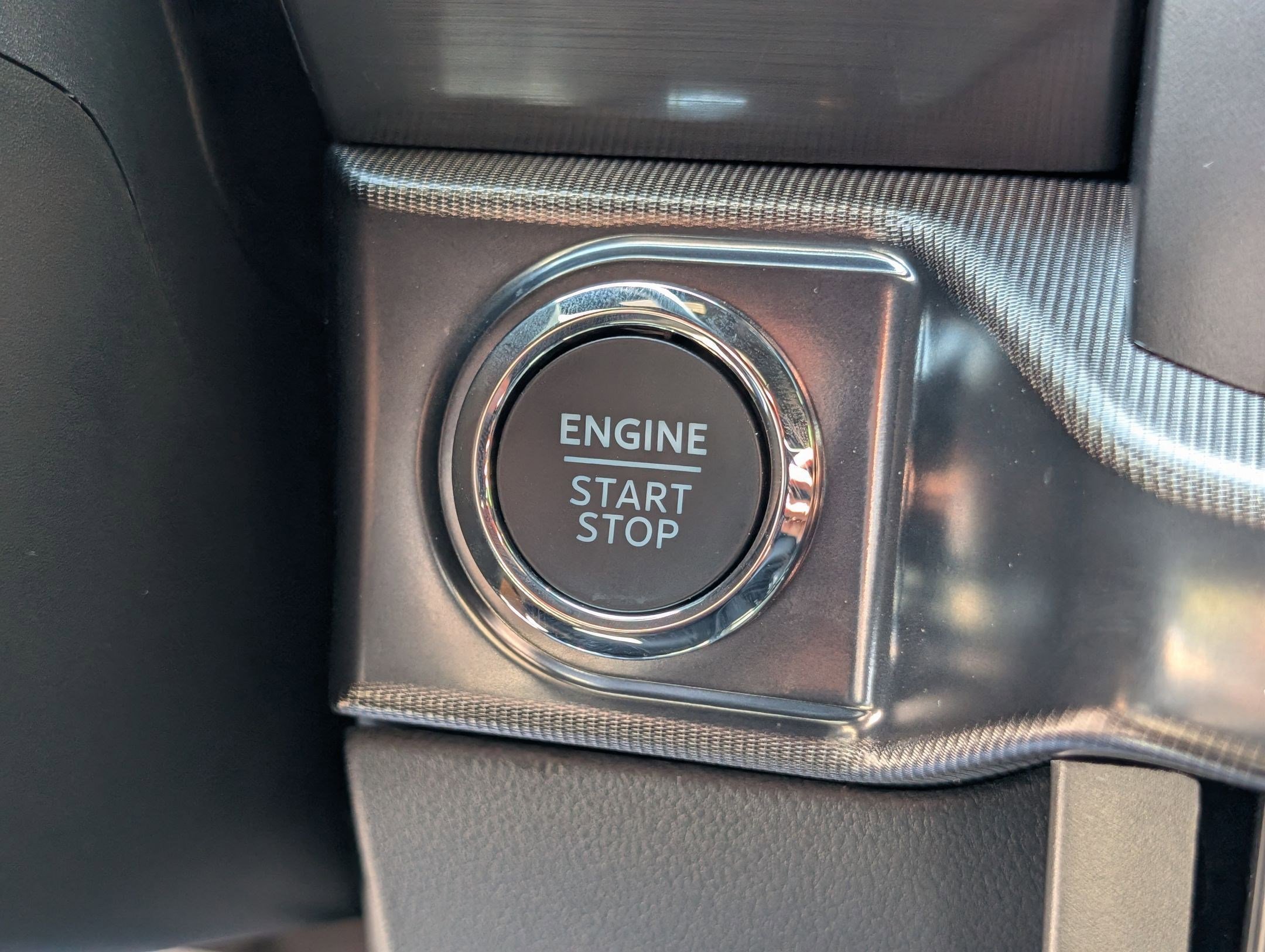 Used 2025 Black Metallic Ford LARIAT image 16