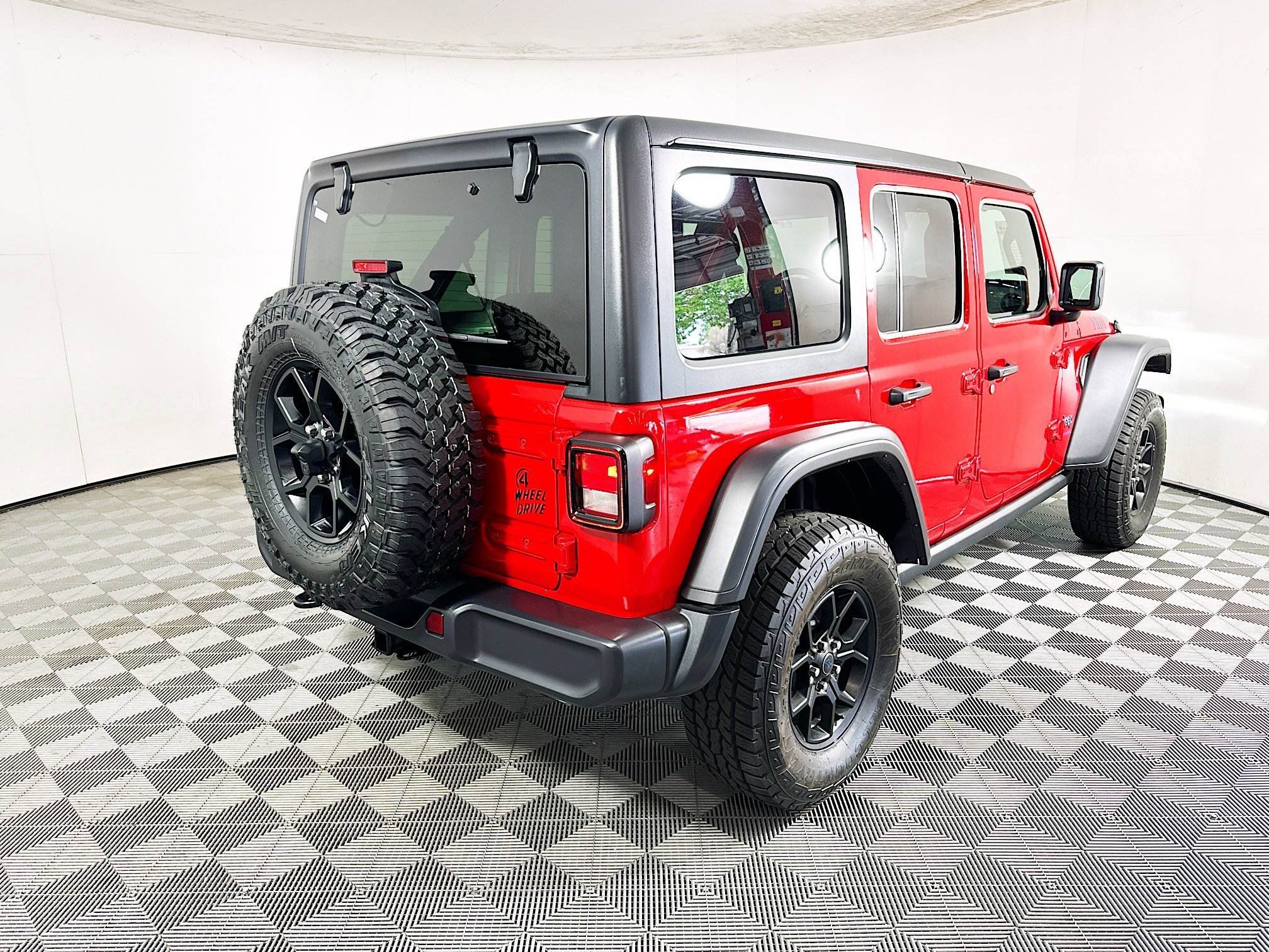 2025 Jeep Wrangler thumbnail 5