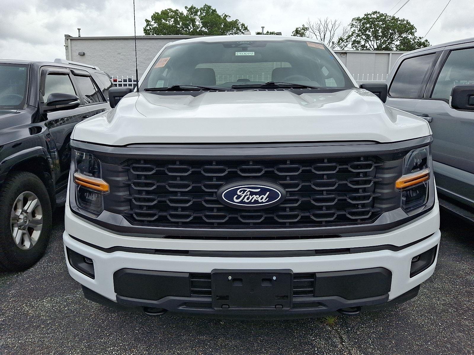 Certified Used 2023 Oxford White Ford XL image 2