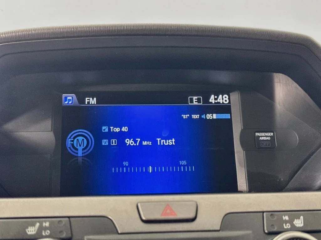 Used 2015 White Honda EX-L image 17