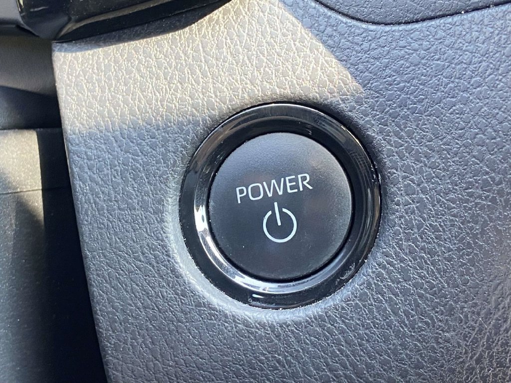 2025 Toyota Camry LE - Photo 25