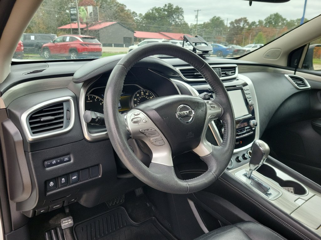 Used 2016 White Nissan S image 21