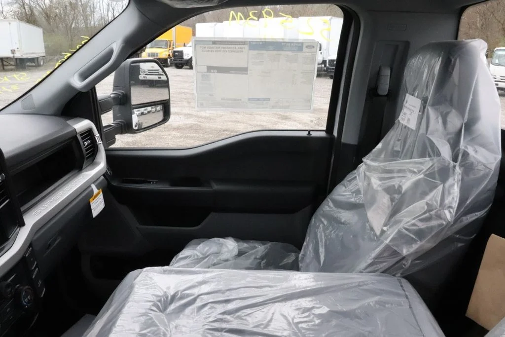 2025 Ford F-550 Super Duty Chassis Cab XL - Photo 11