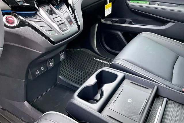 New 2026 Sonic Gray Pearl Honda Touring image 18