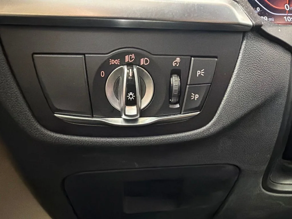 Used 2023 Alpine White BMW xDrive30i image 26