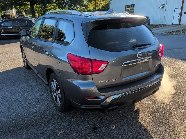 Used 2020  Nissan SV image 6