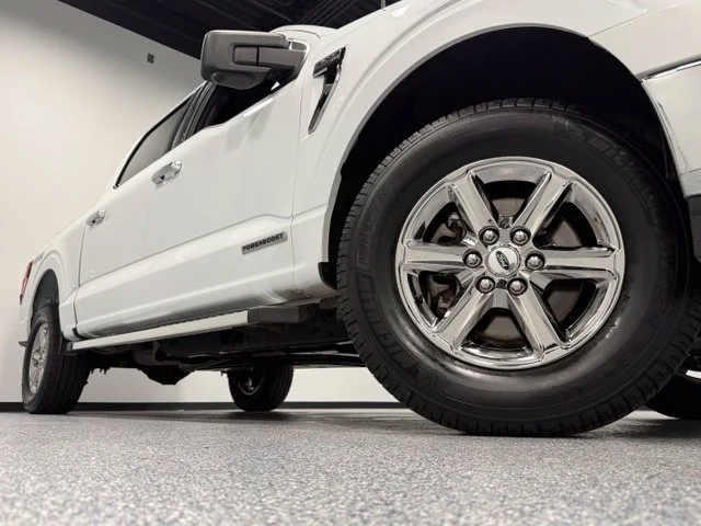 Used 2024 White Ford XLT image 2