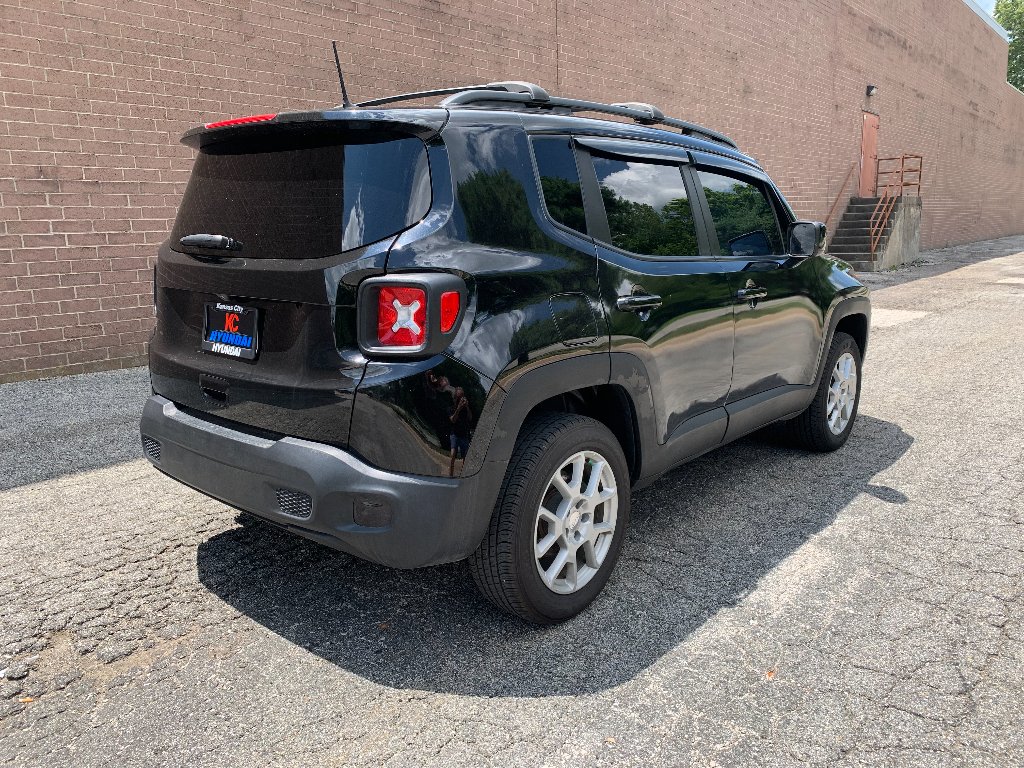 Used 2021 Black Clearcoat Jeep Latitude image 5