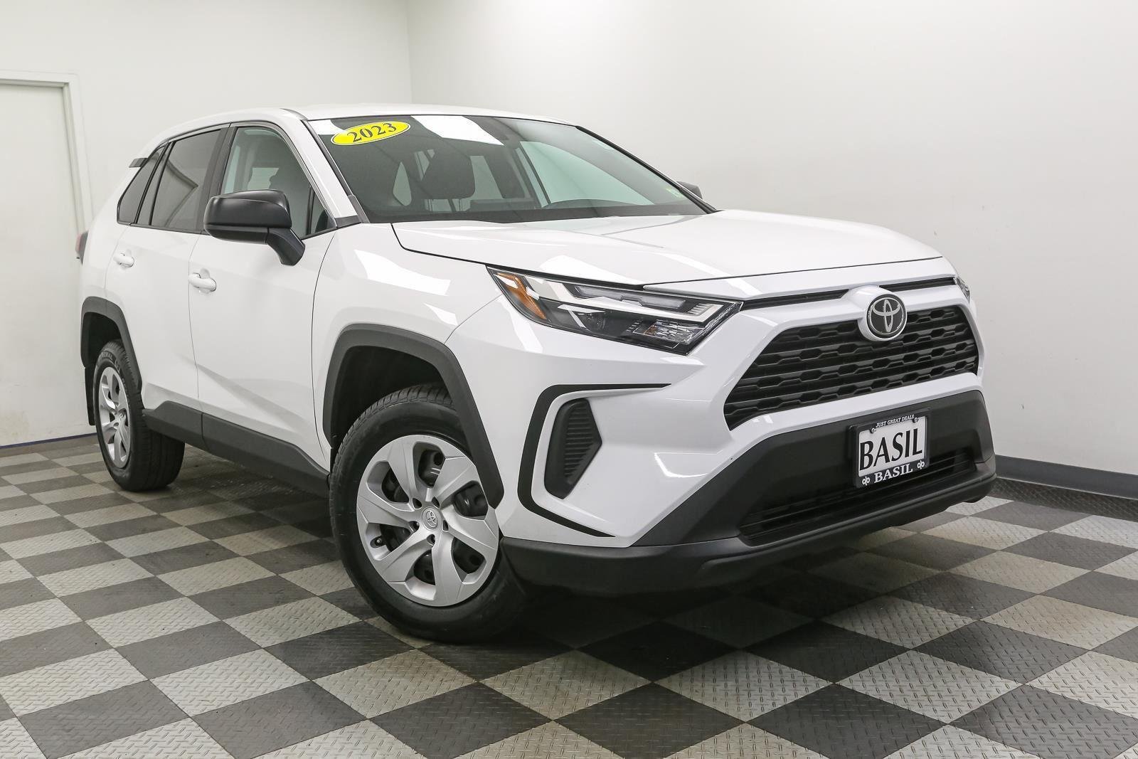 Used 2023 Ice Cap Toyota LE image 2