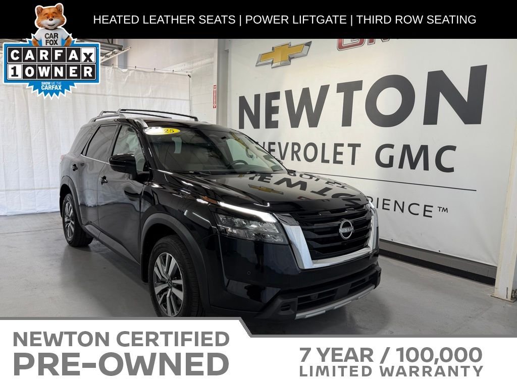 2025 Nissan Pathfinder SL 4WD's photo