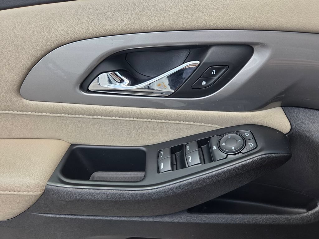 Used 2023 Summit White Chevrolet LS image 21