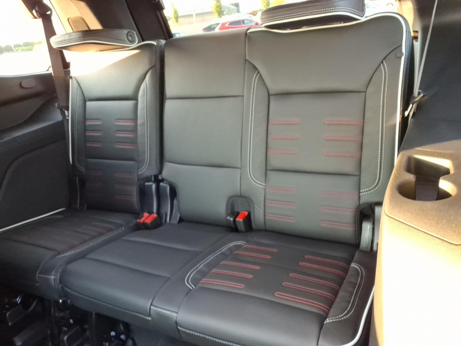 2026 GMC Yukon AT4 Ultimate - Photo 7
