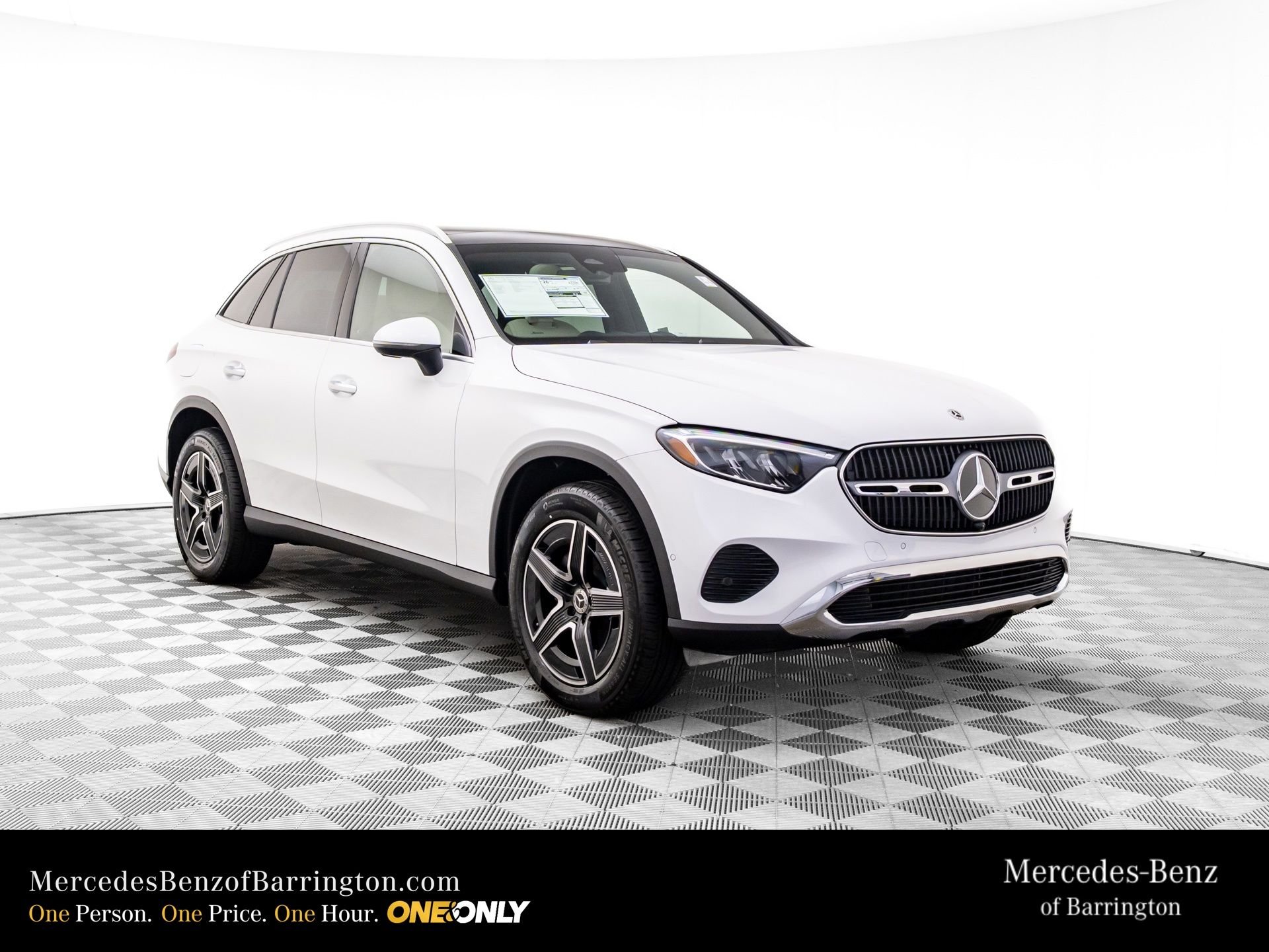 New 2026 MANUFAKTUR Moonlight White Metallic Mercedes-Benz GLC 300 image 8