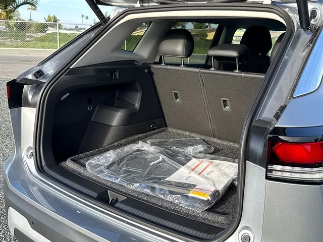 New 2026 Pyrite Silver Metallic Volkswagen 2.0T SE image 15