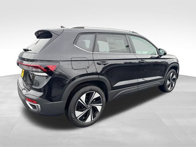 New 2026 Deep Black Pearl Volkswagen SE image 8